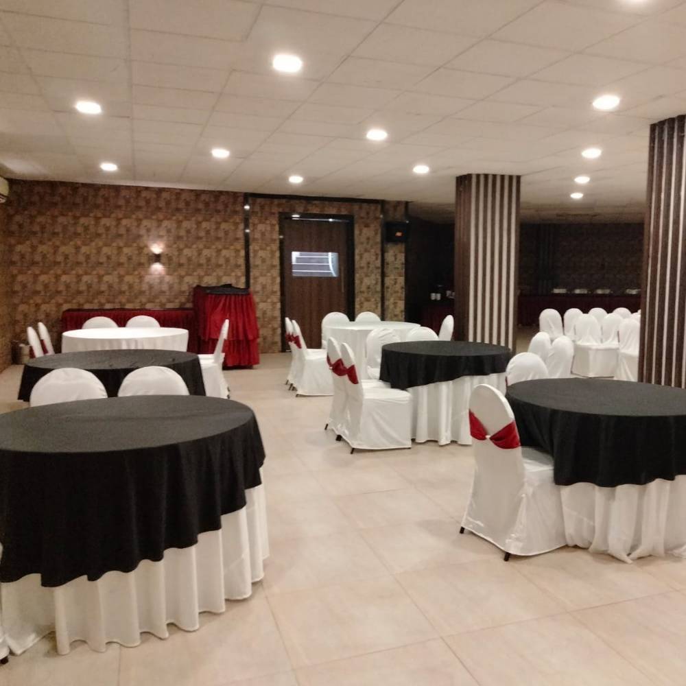 Banquet Table Rentals in Bangalore for Events & Party Venues